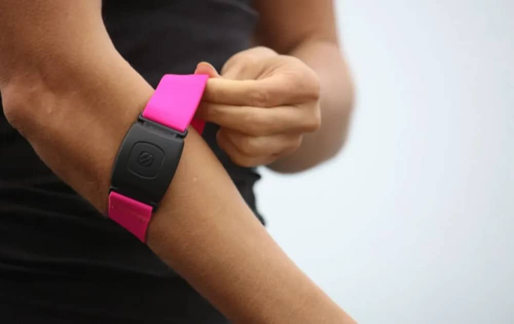 Wrist vs chest strap heart rate monitor: which is better for you